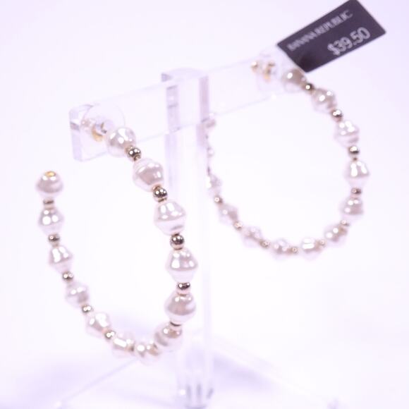 Banana Republic Women's Fresh Water Pearl Bead Hoop Earrings NWT 39 - Picture 4 of 6